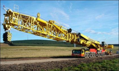 Large mobile crane